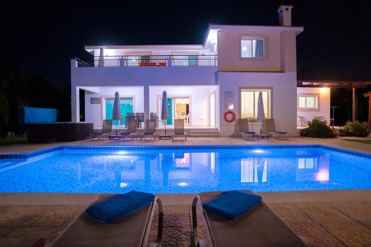 Bella Katerina By Prestige Bookings Coral Bay Exterior foto